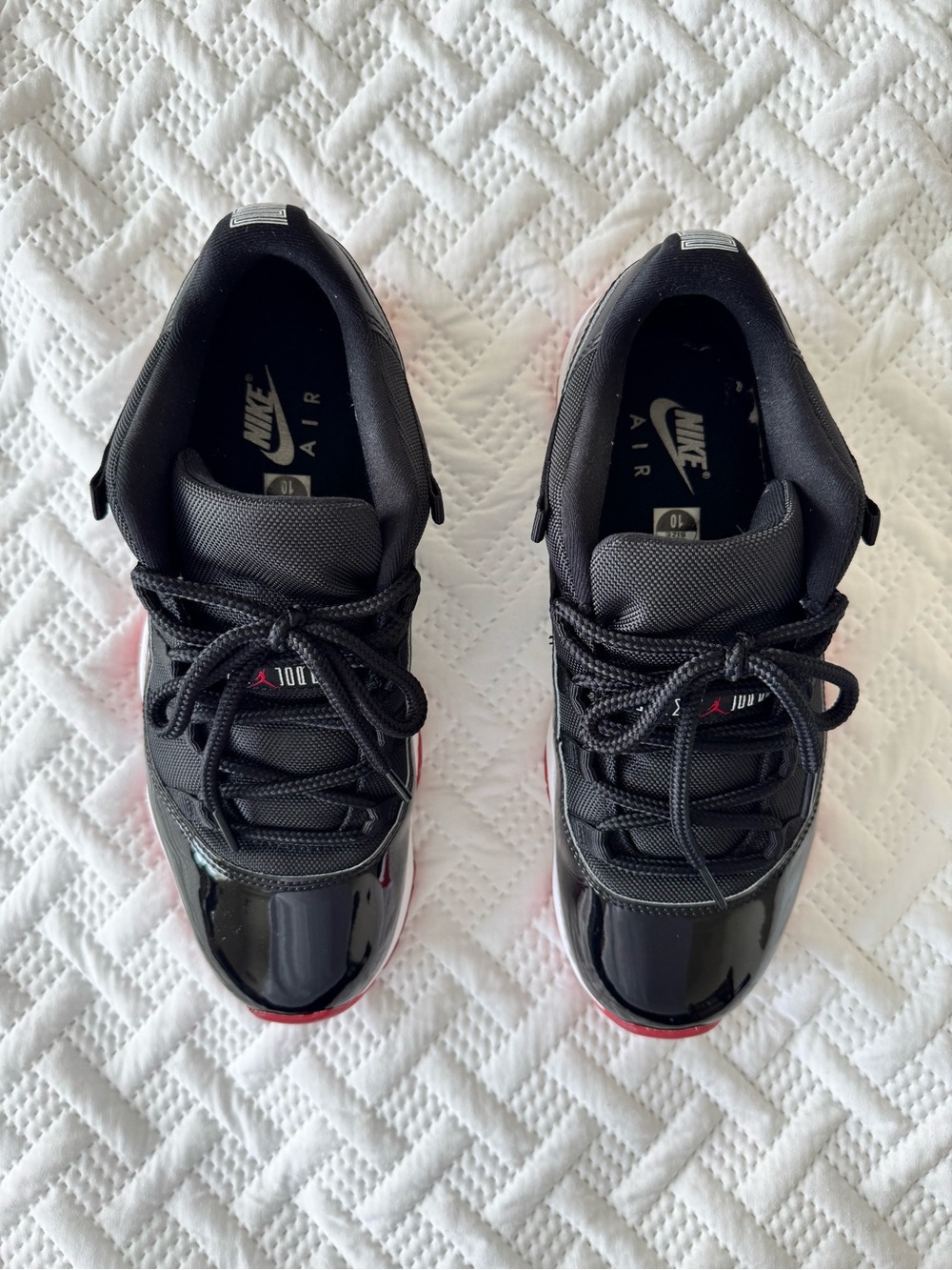 Air Jordan 11 Retro Low "Bred" 2025 Size 10 - Picture 3 of 11